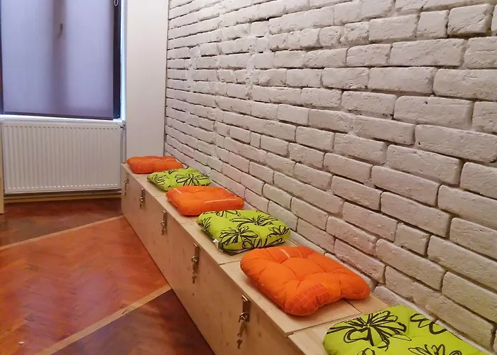 Cloud 9 Living Πανσιόν