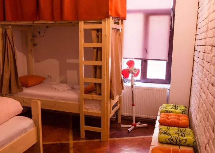 Cloud 9 Living 3*