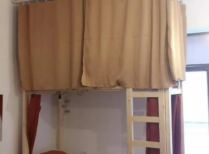 Cloud 9 Living Πανσιόν